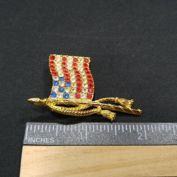 Vtg Rafaelian American Flag Brooch Rhinestone Pave Waving Gold Tone Tassels, 2" - Picture 3 of 8